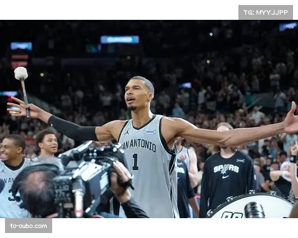 马刺力克太阳绝杀时刻：文班亚马1.1秒后仰跳投锁定季后赛席位